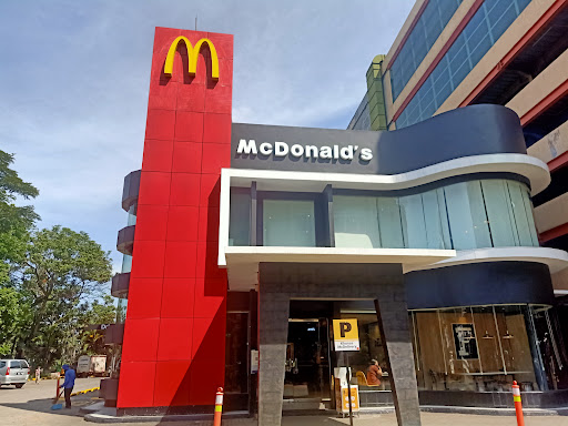 Mcd Istana Plaza