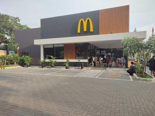 McDonald's Villa Tomang Baru Kutabumi